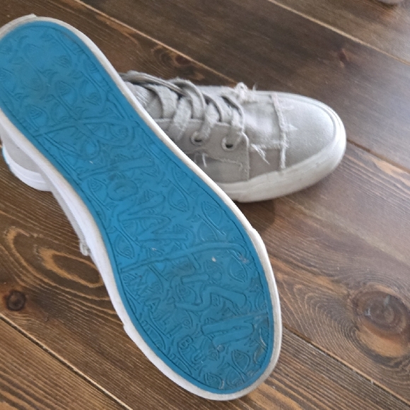 Blowfish Gray Canvas Sneakers - Picture 3 of 4